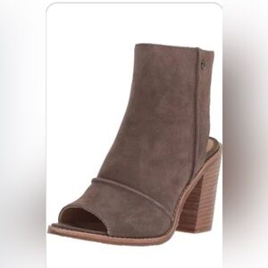 Ugg Valencia Peep Toe Heels size 7